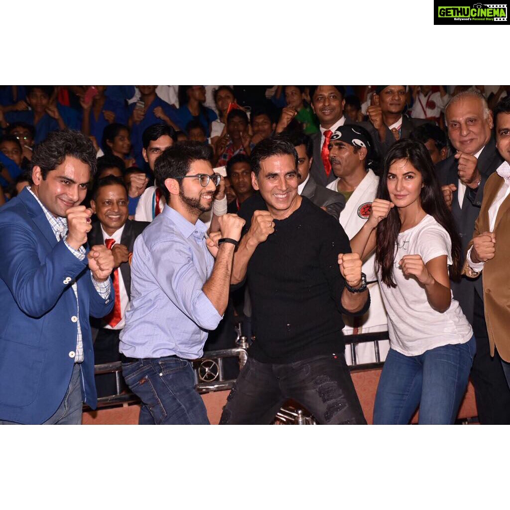 Katrina Kaif Instagram - Amazing day at the 9th @akshaykumar Kudo tournament with @adityathackeray and @sudhirchaudhary72 . So wonderful to see something like this being done 👌 📸@viralbhayani