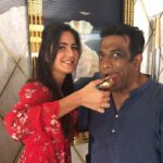 Katrina Kaif Instagram – Happy birthday to you … happy birthday to you … happy birthday dear dada .. happy birthday to you . 🍰 🎶