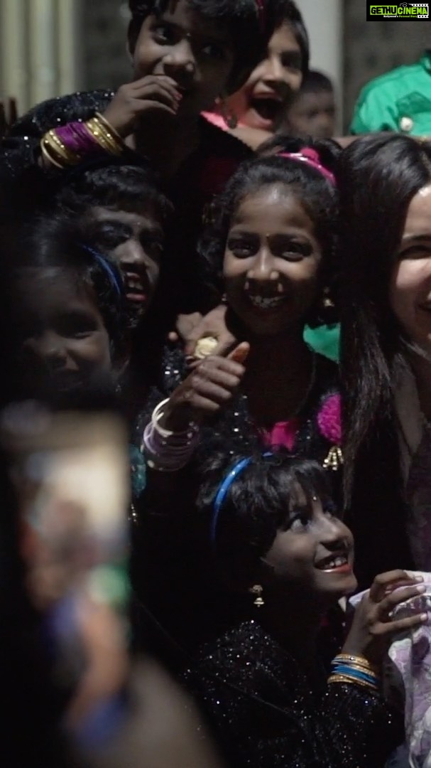 Katrina Kaif Instagram - Just before the lockdown I had planned a trip to my moms school in Madurai , I remember being so sick and wanting to cancel but it was the annual day at school and all the kids were performing. So I went , and from the minute I reached to when I left ,all we did was laugh . The joy with which the kids danced and performed was incredible. Including a part of Snow White and seven dwarfs skit, where there was a giraffe appearance ( which they explained me was because they could not find a horse costume in Madurai , the show must go on , always make the best of every situation 🙂) . All the teachers were so warm and caring , to see the kids in such a wonderful environment it was just so heartening. One of the sayings by a great soul “if you want to find peace , help others “. @reliefprojectsindia #mountainviewschoolindia 🏫