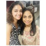 Keerthy Suresh Instagram – Happiest of birthdays to you, @tara_sudarsanan aunty! 🤗🥰