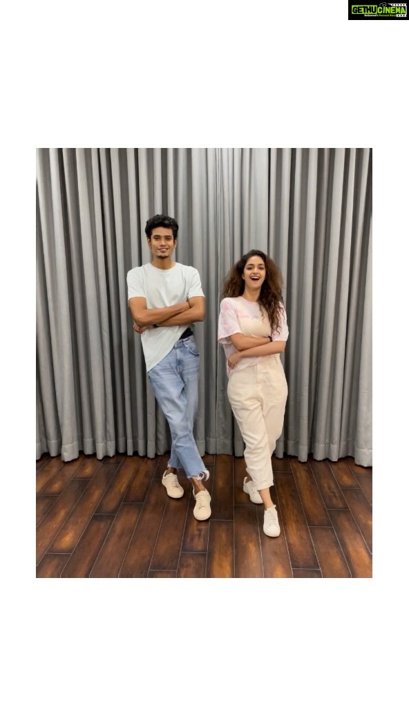 Keerthy Suresh - 2.1 Million Likes - Don't rush. 🔴
Chumma casual ah with thambi @pawanalex 😎
#DontRushChallenge #DontRush