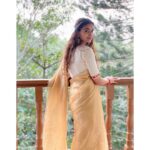 Keerthy Suresh Instagram – 6 yards of good vibes ✨

Happy Pongal! ❤️

Outfit – @thebuttonthiefco
Styling – @shravyavarma

#SareeLove #HappyPongal2021 #styledbyshravyavarma