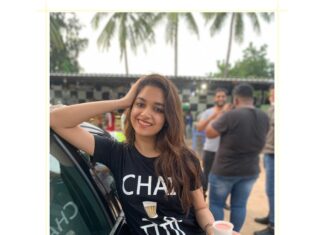 Keerthy Suresh Instagram - Coffee calls for a shop, Chai calls for a kottu! One is a feeling. Another, my emotion! ❤️ #MissIndia . . . #tealovers #teaovercoffee #teatime #instadaily #instagood #instamood #instatea #chailover