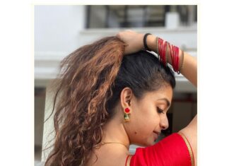 Keerthy Suresh Instagram - Candid! ❤️🌼 . . . #Onam2020 #happyonam #onamcelebration #onamspecial #celebration #familytime PC - @revathysureshofficial