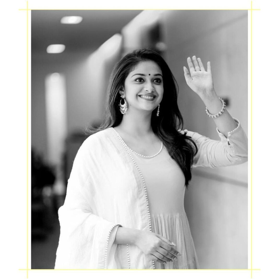 Keerthy Suresh Instagram - As always, look at that excitement when I saw you @swapnaduttchalasani Or in this case , could have been because my last payment had come through! 😜😆 Miss you Swap!! ❤️ PC - @kiransaphotography #instagood #instadaily #instamood #throwbackthursday #throwback #instathrowback