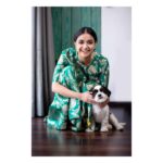 Keerthy Suresh Instagram - Come what may, No Cheesee!! 🐶 In this beautiful ensemble from @raw_mango 💚 Styled by @shilpageethastyles MUH : @moovendher_makeup @hairbyrajabali Photography : @kiransaphotography #eventdiaries #NYKEdiaries