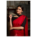 Keerthy Suresh Instagram - In a silk Bandhani saree with hand dyed itajime pleats from @mediumbyriddhijain & @studiosirjana silver jewelry Styled by @indpat #StyledbyIndrakshi Makeup @moovendhar_makeup Hair @hairbyrajabali Photos @kiransaphotography Assistants @vijayalaxhmi5 #Shiva #Venkat #sandakozhi2