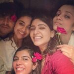 Keerthy Suresh Instagram – Roses are red, violets are blue 

and it was a weekend to remember too! ❤️😂 

@trishakrishnan 
@samantharuthprabhuoffl 
@kalyanipriyadarshan 
@jagadishbliss 

#WeekendVibes #WeekendFun #Weekend