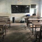 Keerthy Suresh Instagram - Shooting at a school ! Good old days 😊#backbenchers😎 #kvpattom #goodmemories #nostalgicmoments #shooting #Rajamundry #mahanati