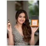 Keerthy Suresh Instagram - My go to products for instant glow! They are made out of my most favourite ingredients Elaichi and Saffron.😍 @bhoomitra.store Elixir face oil is rich in antioxidants that are beneficial to the skin and using it with the Luxury Face mask brightens the skin. 💚 Rejuvenating beauty within ✨ What’s your favourite ingredient? Comment below! #Bhoomitra #NaturalSkincare #FacialCare