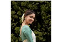 Keerthy Suresh Instagram - Wishing everyone a very happy and prosperous Onam 🛶💚 എല്ലാ മലയാളികൾക്കും എന്റെ ഹൃദയം നിറഞ്ഞ ഓണാശംസകൾ. 🌼🌼🌼 #Onam2021