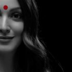Kiara Advani Instagram - Let's celebrate humanity by breaking gender stereotypes and extend our support to the third gender with the Laal Bindi - a symbol of equal love and respect. #abhamaribaarihai #Laxmii #FoxStarStudios #DisneyPlusHotstarMultiplex #YehDiwaliLaxmiiWali @akshaykumar @laxminarayan_tripathi @offl_lawrence @shabskofficial @tusshark89 @foxstarhindi @disneyplushotstarvip #CapeOfGoodFilms #ShabinaaEntertainment #TussharEntertainmentHouse @zeemusiccompany