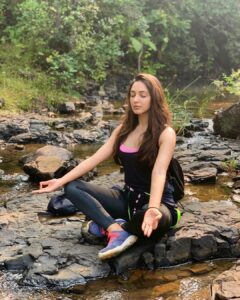 Kiara Advani Instagram - Sky above, earth below, and peace within 🦋