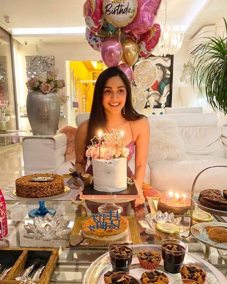 Kiara Advani Instagram - With a heart so full of love and gratitude I thank you, my family, friends and fans for all the love, blessings, videos, messages, calls and good wishes you have showered me with this birthday. Feeling so so so loved ❤️ I pray you are as Happy, healthy and safe as I feel right now. This means everything to me❤️ All Gods blessings