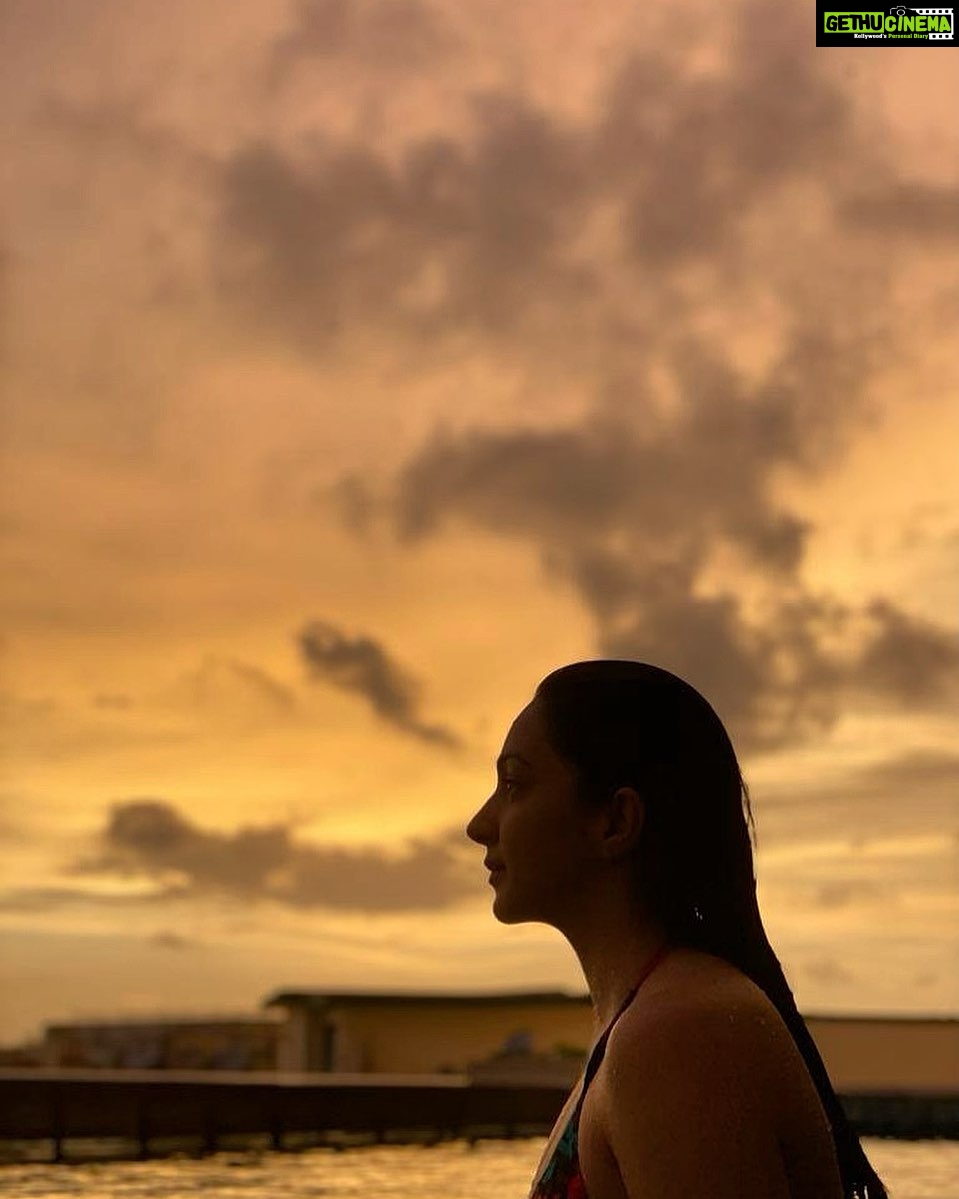 Kiara Advani Instagram - Making the most of every sunset ☀️