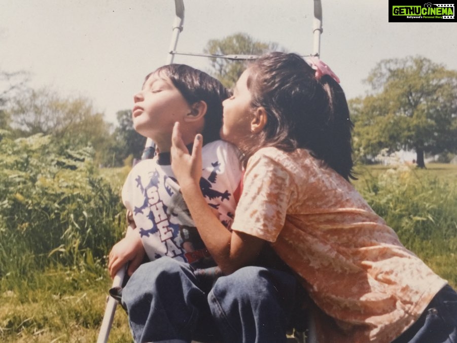 Kiara Advani Instagram - Happy Sibling Day @mishaaladvani squishy for mishy forever❤️😘