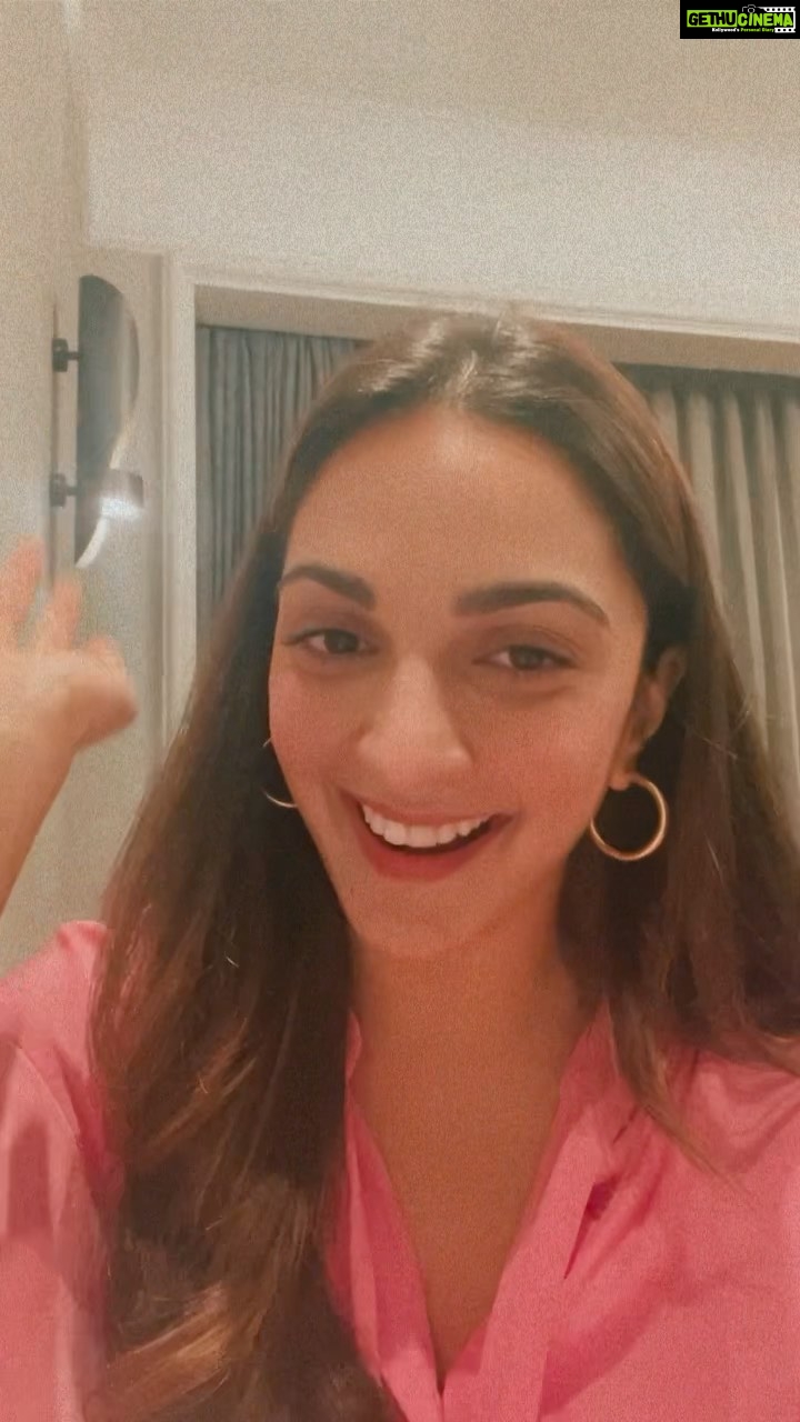 Kiara Advani Instagram - Gotta take a Fayecation from work, and get myself a stand up gig! 😋 Watch @fayedsouza and many more favourites on #OneMicStandOnPrime @primevideoin