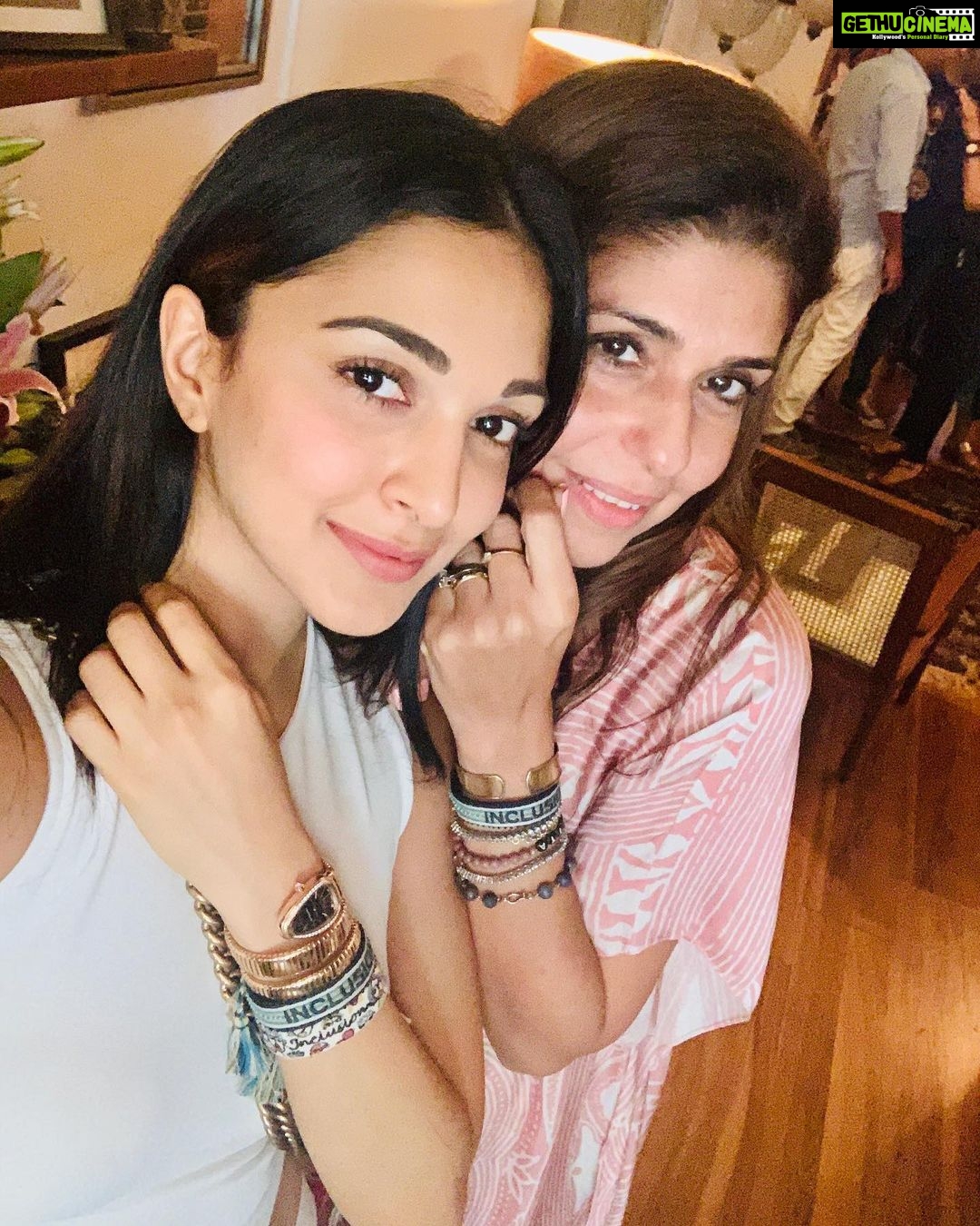 Kiara Advani Instagram - #ChooseToInclude #JaiVakeelFoundation #ChanakyaSchoolOfCraft @jaivakeel @chanakya.school The inclusion bands stand for a tomorrow that is all inclusive, one where respect, dignity, diversity, inclusion and acceptance co-exist. Let’s build a movement together! Did you know that one in ever 50 Indians, over 26 million individuals suffer from intellectual disability (ID) . In spite of the colossal figure, we as a society still remain largely unaware of this space and are unable to actively address the needs of these individuals. Those with ID are some of the most marginalised and excluded groups of children, experiencing widespread violations of their rights. By wearing the inclusion bands we aim to commit to a world that is stronger for all. The jai Vakeel foundation that is working in the space of intellectual disability has partnered with Chanakya school of craft to create a powerful collaboration of thought and inclusion.