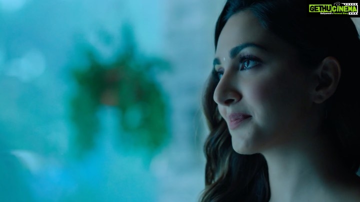 Kiara Advani Instagram - An eternity of love in one song! #KabhiiTumhhe song out now, swipe up on the insta story for the full song! Watch #ShershaahOnPrime out now, only on @primevideoin. #Shershaah @sidmalhotra #VishnuVaradhan @karanjohar @apoorva1972 @shabbirboxwalaofficial @ajay1059 @harrygandhi @somenmishra @isandeepshrivastava @javedmohsin_official @mohsinshaikhmusic @javedmzk @darshanravaldz @therashmivirag @azeemdayani @dharmamovies @kaashent @sonymusicindia