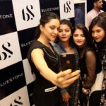 Kiara Advani Instagram – Mumbai just got some extra sparkle, with the launch of the first ever @bluestone_com store! #blingitonmumbai #GirlsJustWannaHaveFUN 🤩✨