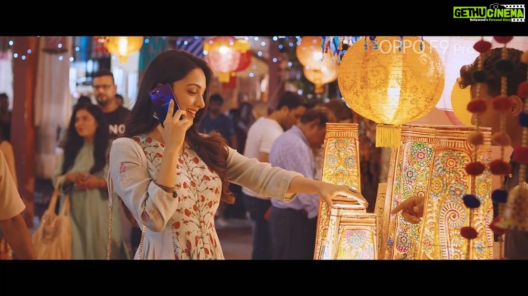 Kiara Advani Instagram - A #Diwali to remember with family, #OPPOF9Pro & @mohitsuri. The only thing I need now - the #BestDiwaliGift. Find out with me on October 27.