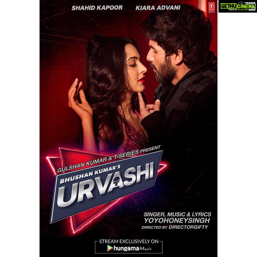 Kiara Advani Instagram - Video drops tomorrow #TakeItEasy 💥 @shahidkapoor @tseries.official @realbollywoodhungama @yyhsofficial @directorgifty