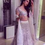 Kiara Advani Instagram - Show up and shine✨ @manishmalhotra05 ❤️ #aboutlastnight