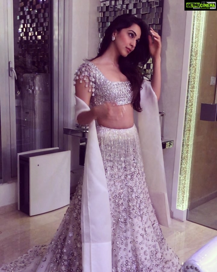 Kiara Advani Instagram - Show up and shine✨ @manishmalhotra05 ❤️ #aboutlastnight