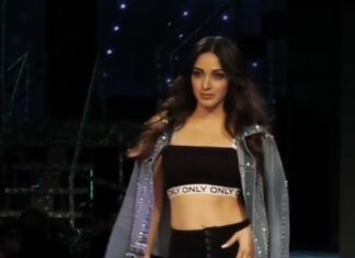 Kiara Advani Instagram - Celebrating 10 years of @onlyindia Walked the ramp for their Autumn Winter’18 collection! Thank you for the amazing night you guys! 🎉#ONLYTURNS10 #ONLYINDIA #AW’18FASHIONSHOW #SHOWSTOPPER @toastevents_in