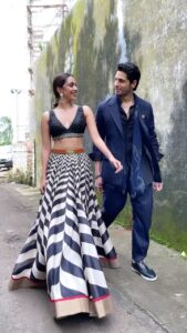 Kiara Advani Instagram - #Ranjha ❤️

#ShershaahOnPrime
@sidmalhotra #VishnuVaradhan @karanjohar @apoorva1972 @shabbirboxwalaofficial @ajay1059 @harrygandhi @somenmishra @isandeepshrivastava @bpraak @jasleenroyal  @anvita_dee @mainhoonromy @azeemdayani @primevideoin @dharmamovies @kaashent @sonymusicindia