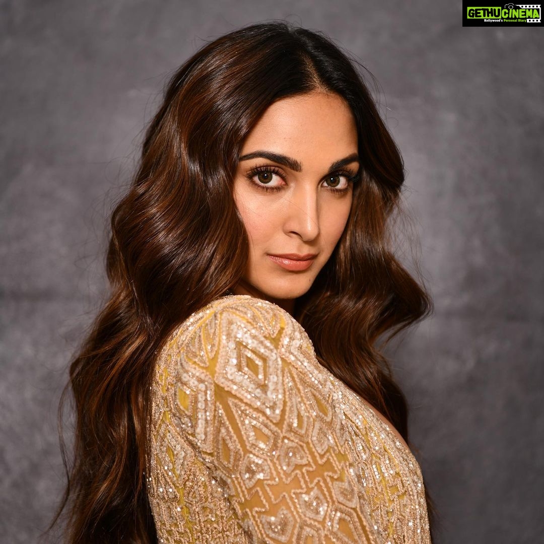 [Image: KiaraAdvani-8.jpg]