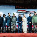 Kiara Advani Instagram – On this #kargilVijayDiwas team #Shershaah had the honour of being a part of the evening with the Indian Army. Truly a humbling moment, our hearts are filled with gratitude and respect for our real heroes 🙏🏼🙌🏼🇮🇳