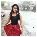 Krisha Kurup Instagram – an attempt in writing and reading it out loud and posting… p.s: thoughts of baarish are always in hindi, I wonder why ?#mumbairains #bombaykibaarish #poetry