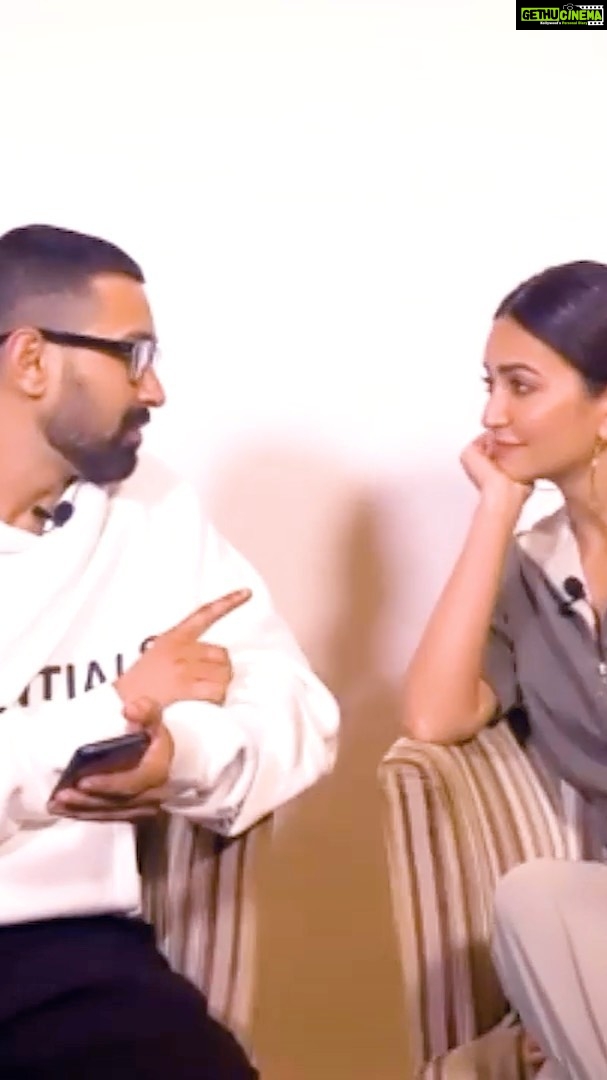Kriti Kharbanda Instagram - Shaadi ki baat aur mujhse argument, you stand no chance @vikrantmassey. Watch our fun Shaadi pe charcha ft. @manieshpaul and watch our #14Phere on #ZEE5. 2xDrama2xDhamaal