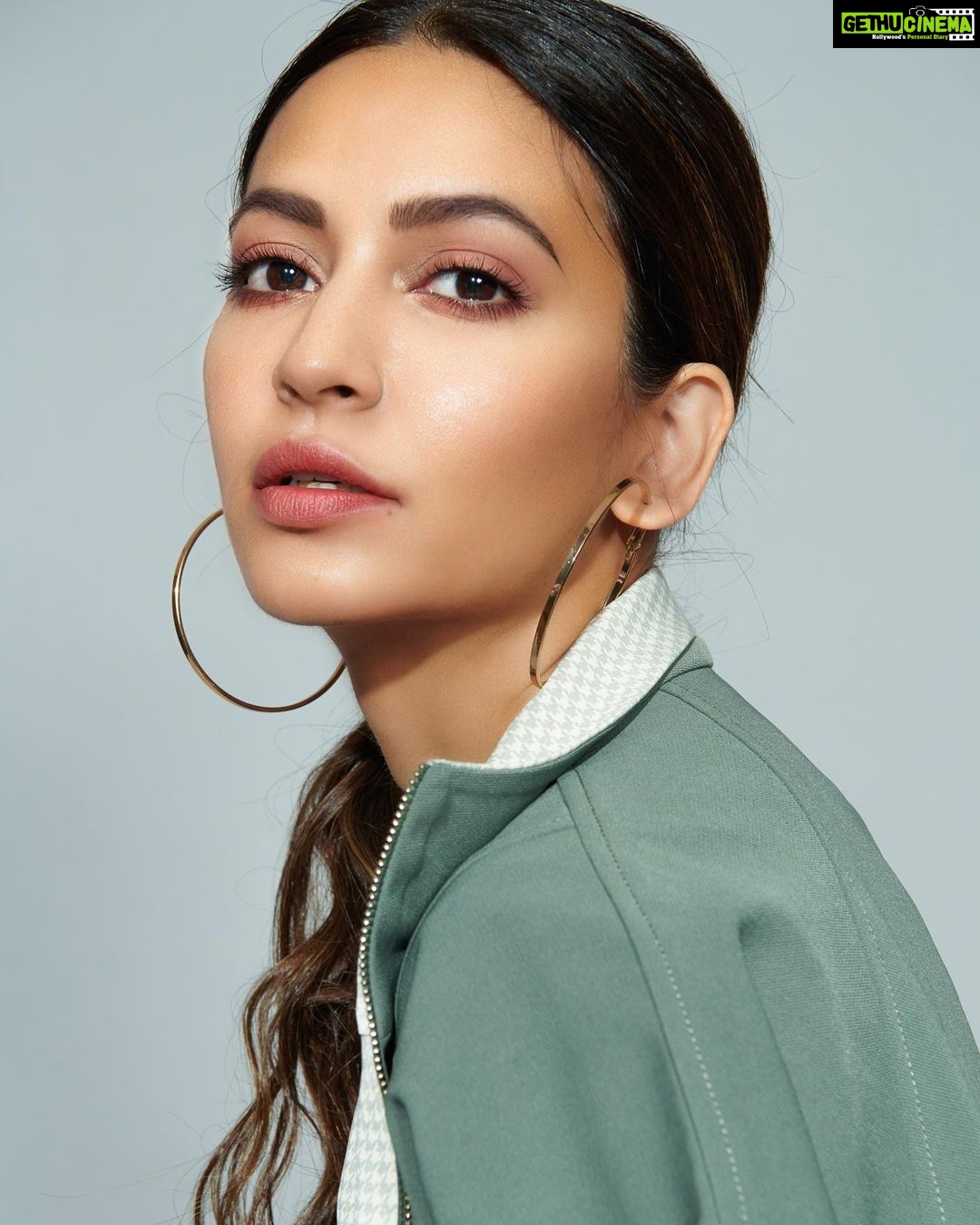 Kriti Kharbanda Instagram - Feeling green 💚