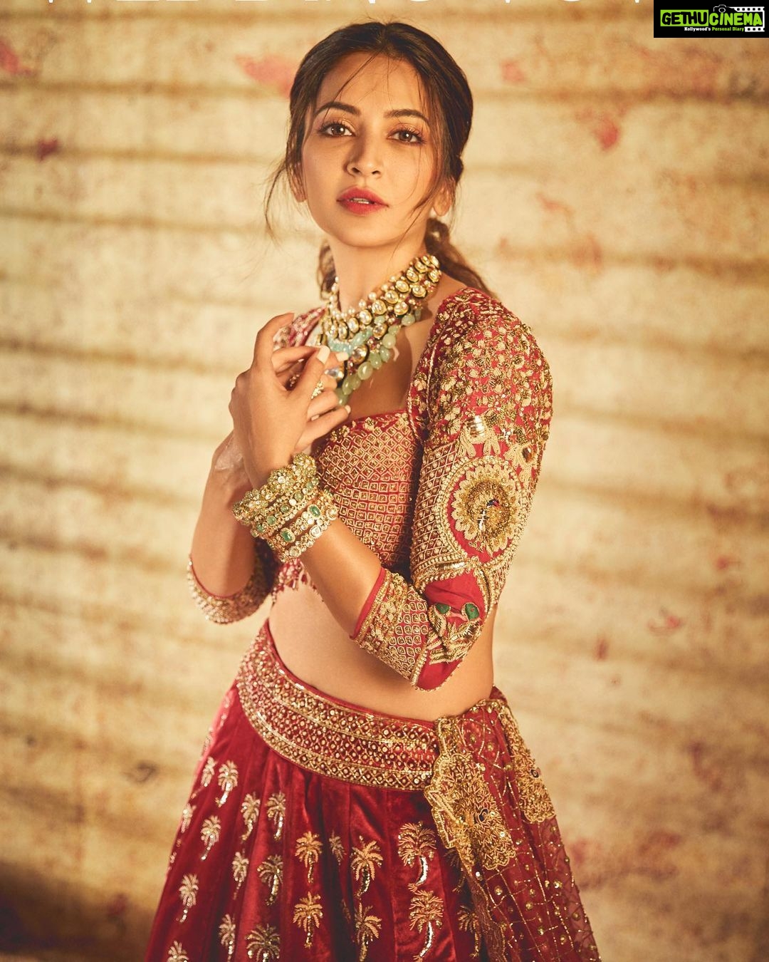 Kriti Kharbanda Instagram - Magazine: @weddingvows.in WV CEO: @itsme_daksh Produced by: @maximus_collabs_ Stylist: @shnoy09 Photographer: @sheldon.santos Make-up: @hinaldattani Hair: @the.mad.hair.scientist Outfit: @annus_creation Jewellery: @mayasanghavijewels Art: @iammanisha11 @shnoy09 Location: @maximusstudiomumbai Decor: @oyster_studio Managed by: @rounddclockentertainment Team WV: @nadiiaamalik