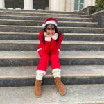 Kriti Kharbanda Instagram - Hey Santa Santa Santa! Ho Santa Santa Santa! #merrychristmas everyone! ♥️♥️♥️