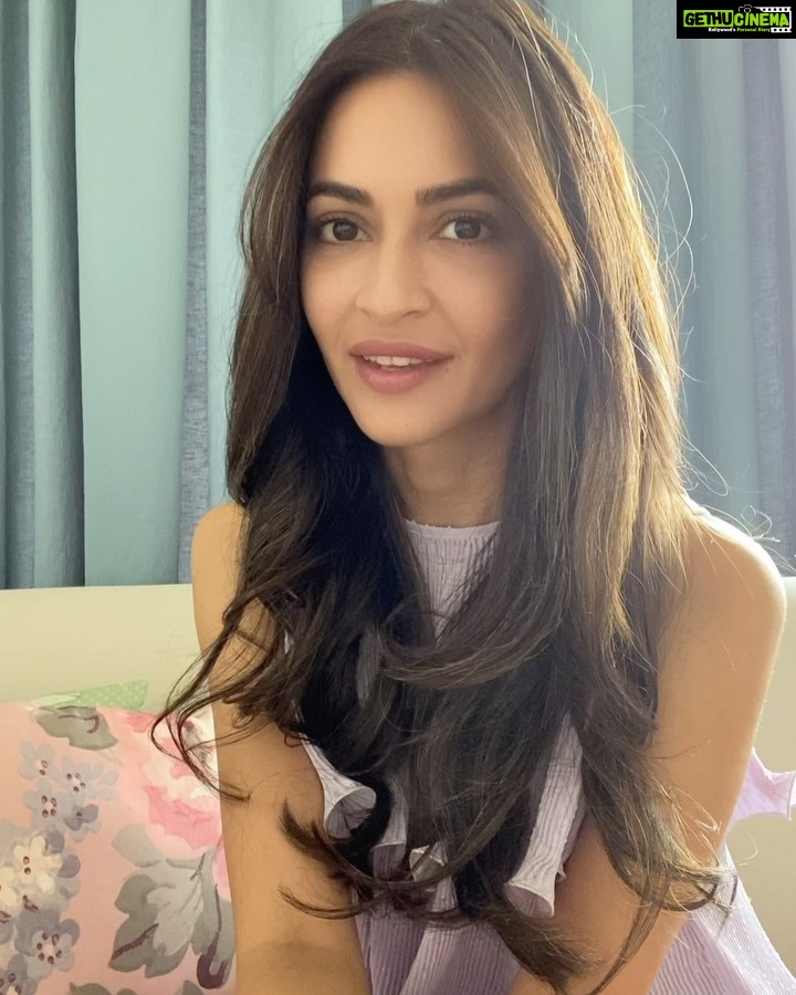 Kriti Kharbanda Instagram - Now that you know that millions of germs exist in your mouth even when wearing a mask, what do you do?! I'm using the Colgate Vedshakti Mouth Protect Spray. It is the first of it’s kind mouthspray with Natural Active Power that instantly kills germs. It's an Ayurvedic product that comes from my most trusted oral care brand and they have made it just the perfect size to carry with me and use anytime! Let me know why you would want to try this product in the comments to win a Vedshakti Mouth Protect Spray! @colgatein #VedshaktiMouthProtectSpray #AaKaroGermsKoNaaKaro #AnytimeAnywhereMouthSpray #AyurvedicMouthSpray #onthegoessential #pocketfriendly #LongLastingFreshness #GetSetSpray