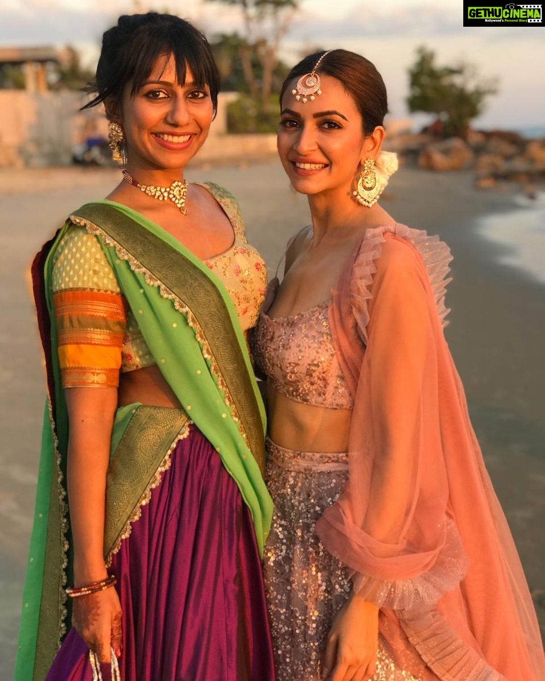 Kriti Kharbanda Instagram - Heya sista! Happy happy birthday! Sangu, you’re one of the most positive, happy people I’ve ever met. I love being in your company coz u make everything seem better. Your smile lights up a room and your laughter is infectious! I wish u all the happiness and love in the world ! I love u ❤️ sister and friend ❤️ there’s no one like u! ❤️ @sagarikaapillai