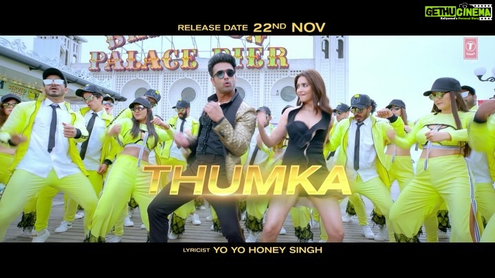 Kriti Kharbanda Instagram - Ab toh dance floor par lagenge sirf thumke π #Thumka, song out now! Link in bio! @anilskapoor @arshad_warsi @pulkitsamrat @ileana_official @urvashirautela @saurabhshuklafilms @aneesbazmee @thejohnabraham @bhushankumar @kumarmangatpathak @abhishekpathakk @tseriesfilms @tseries.official @panorama_studios @yyhsofficial @ganeshacharyaa