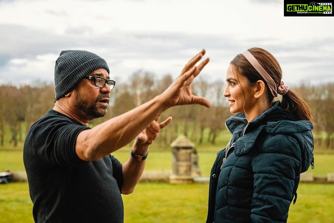Kriti Kharbanda Instagram - Happiest birthday @aneesbazmee sir! This picture clearly defines my fascination for you and your work :) You’re the warmest, sweetest, happiest soul I know :) I’ve never met anyone as patient and understanding as you! Thank u for being so amazing sir! And thank you for the opportunity:) lots of love to you! God bless! ❤️ #talentkashowroom
