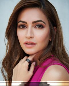 Kriti Kharbanda Instagram - Up close :) .
.
Outfit- @asos 
Shoes- @stevemaddenindia 
Styling- @theanisha 
Make up- @heemadattani 
Hair- @hairstories_byseema 
Photography- @kunalgupta91 
#housefull4 #thekapilsharmashow