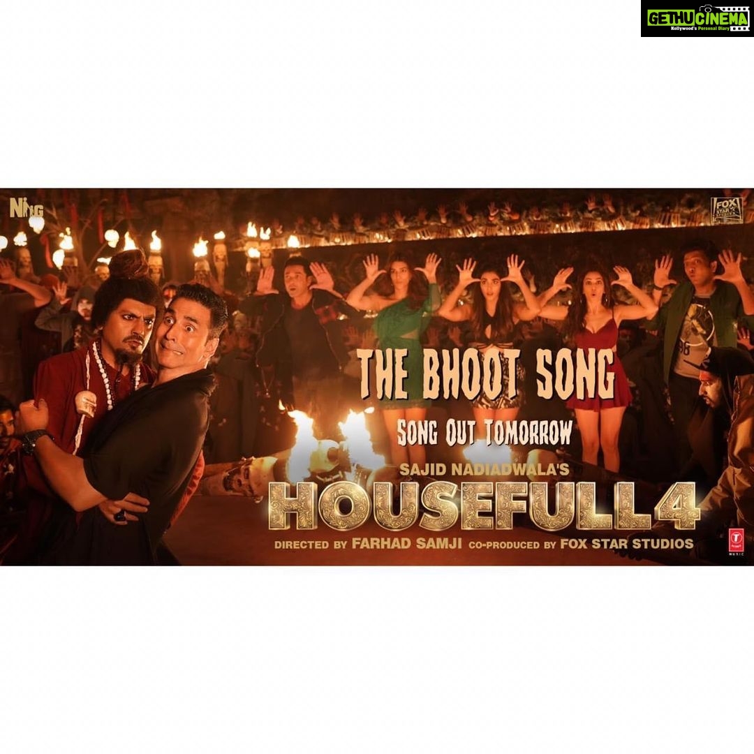 Kriti Kharbanda Instagram - #Housefull4 laa raha hai aapke liye the mad combo of scary π¨ and funny π€£ Get ready for #TheBhootSong. Out tomorrow. @nawazuddin._siddiqui #SajidNadiadwala @akshaykumar @riteishd @iambobbydeol @kritisanon @hegdepooja @farhadsamji @wardakhannadiadwala @foxstarhindi @nadiadwalagrandson @tseries.official