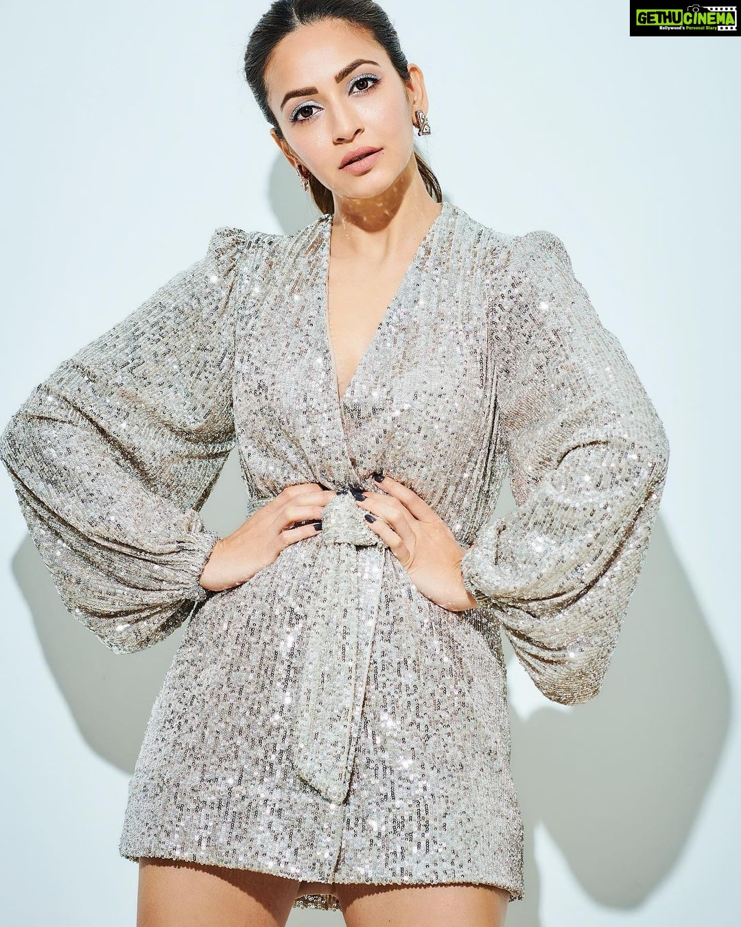 Kriti Kharbanda Instagram - #graziamillennialawards2019