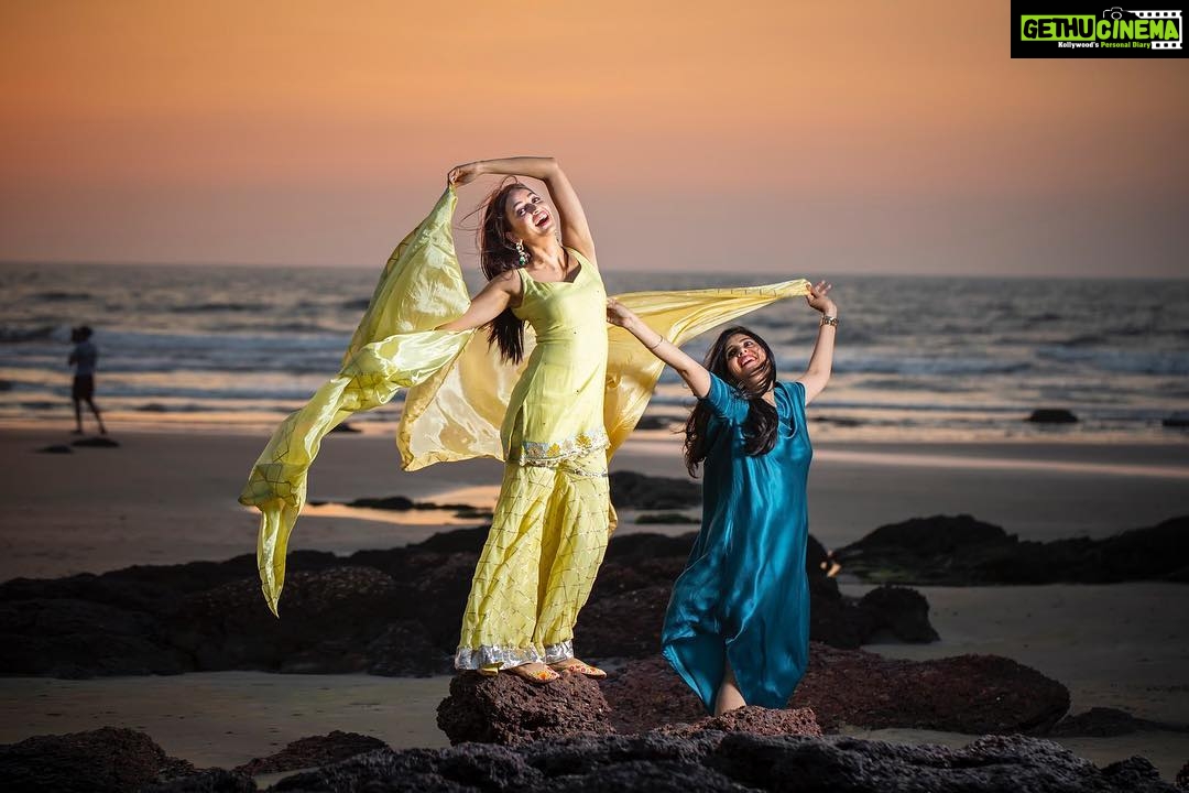 Kriti Kharbanda Instagram - Coz here, the drama doesnโt end ๐๐ #hawameinudtajaye @ritikabaluja