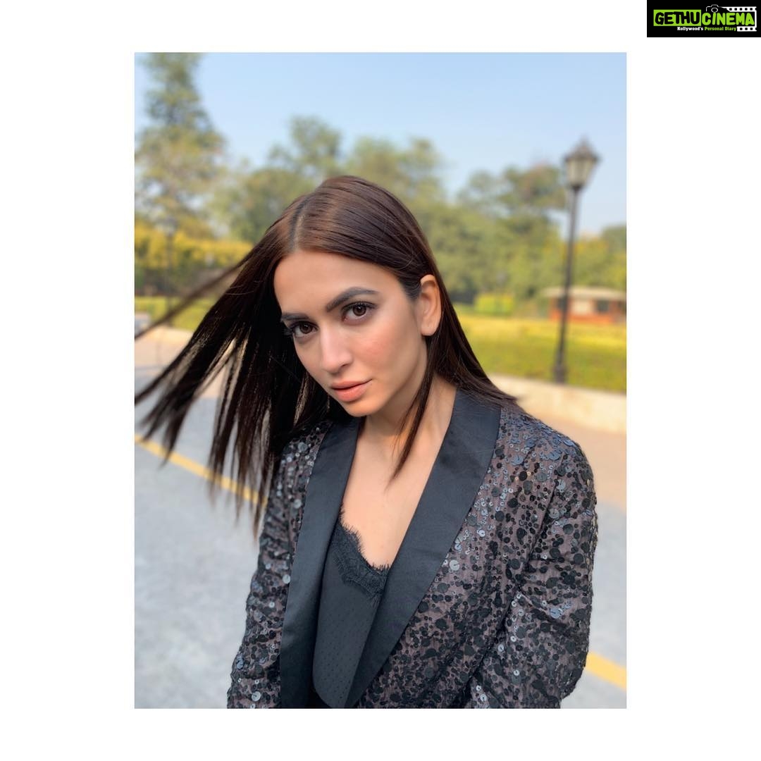 Kriti Kharbanda Instagram - For #network18 today, in #Delhi :) Wearing- @lecoanethemantofficial @zaraindiaofficial Styled by- @ayesha_dasgupta Assisted by- @shrutibhadwaj Make up- @heemadattani Hair- @the.mad.hair.scientist ❤️❤️❤️