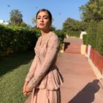 Kriti Kharbanda Instagram - Sun kissed in Jaipur! for the launch of @longines 💕 Outfit- @varunnidhika Styling- @ayesha_dasgupta Assisted by- @shrutibhadwaj HmU by my all time favourites- @heemadattani @the.mad.hair.scientist 💕💕💕💕💕 Managed by the “most predictable”- @radhikamehta9 😂😂