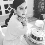 Kriti Kharbanda Instagram - Mornings! ❤️❤️❤️ @heemadattani @the.mad.hair.scientist @radhikamehta9 #jaipur #jaipurmornings #longines #magic #blackandwhite