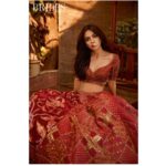 Kriti Kharbanda Instagram - ❤️❤️❤️ @bridestodayin @nupurmehta18 @rahuljhangiani @heemadattani @the.mad.hair.scientist @hinaldattani @chandnidholakia1989 @raindropalterego