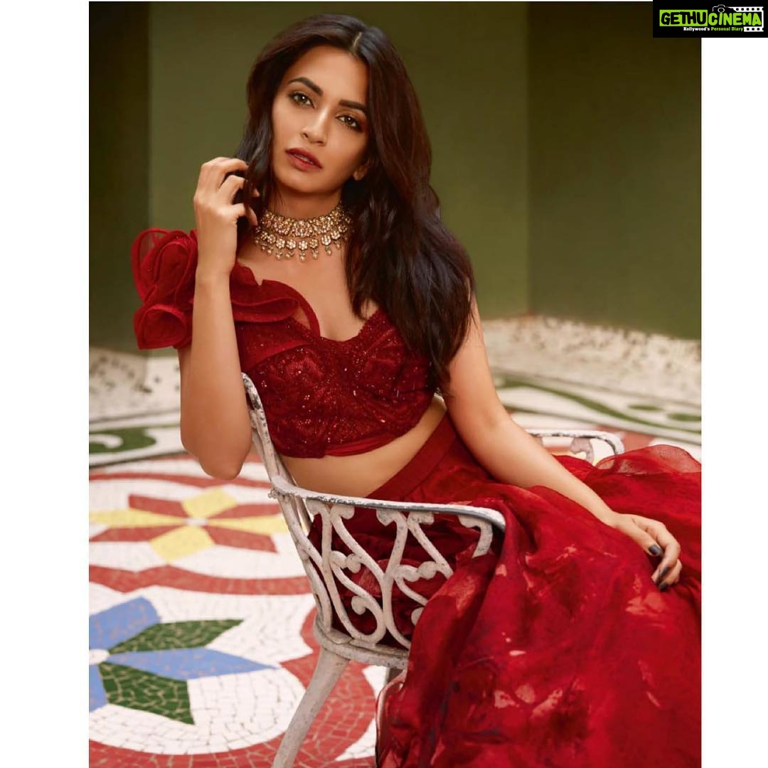 Kriti Kharbanda Instagram - Colour of the season :) . . . @bridestodayin @nupurmehta18 @rahuljhangiani @heemadattani @the.mad.hair.scientist @hinaldattani @chandnidholakia1989 @raindropalterego